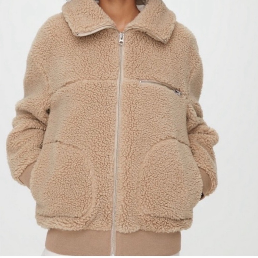 💋Aritzia Sherpa teddy jacket coat as seen on Kendall Jenner, oversized size XXS - Picture 2 of 12
